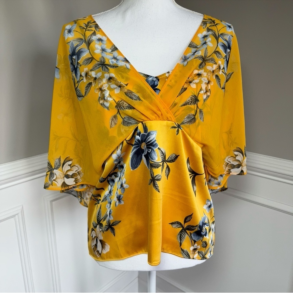 White House Black Market Floral Yellow Top Size Small